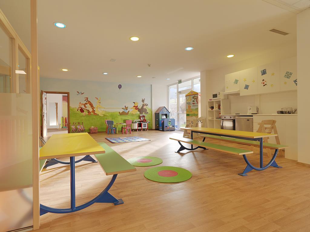 Alpina Zillertal . Family Lifestyle Kinderhotel 푸겐 외부 사진