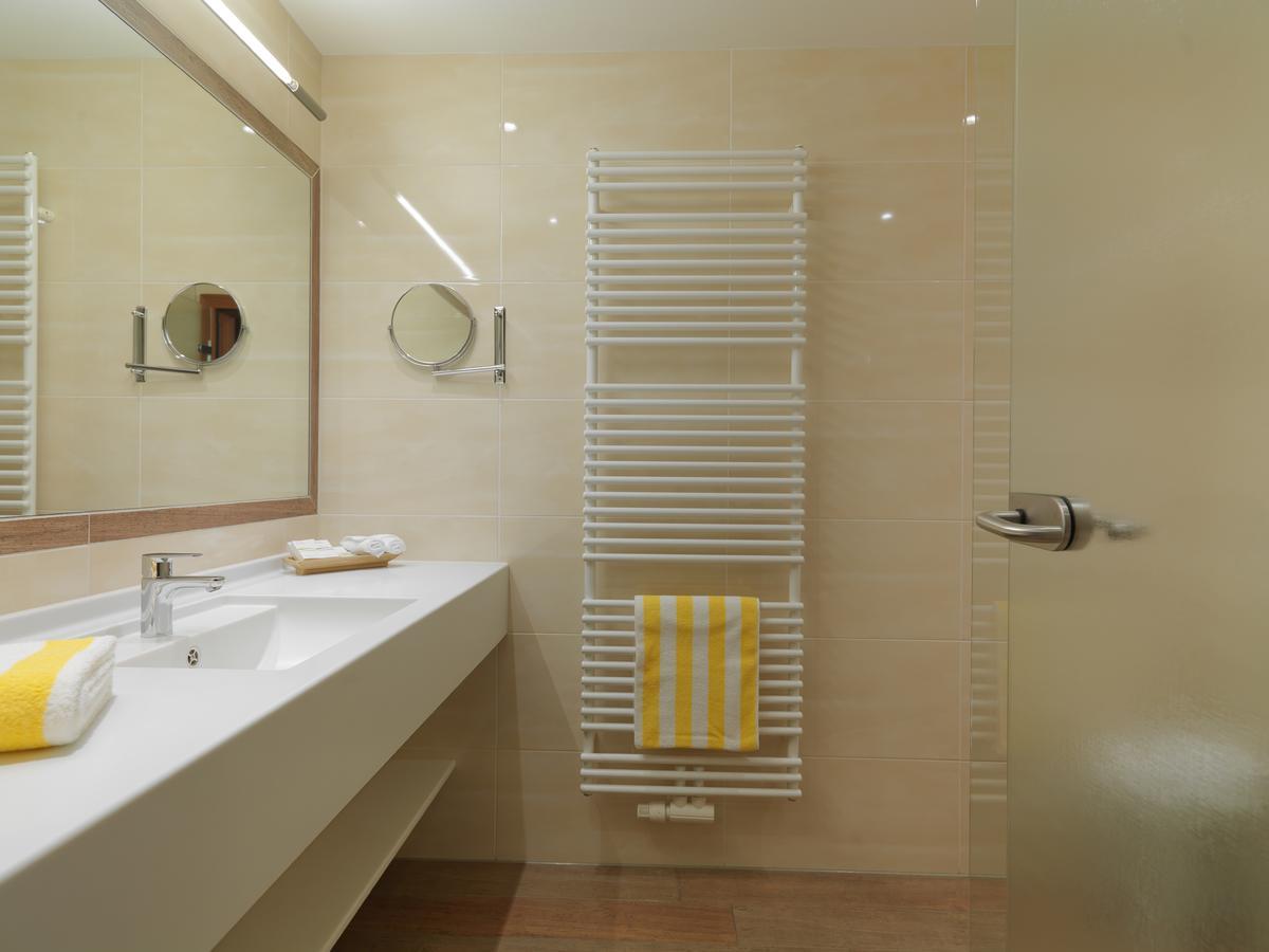 Alpina Zillertal . Family Lifestyle Kinderhotel 푸겐 외부 사진